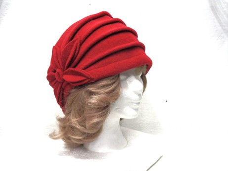 Dámský zimní klobouk hučka červená