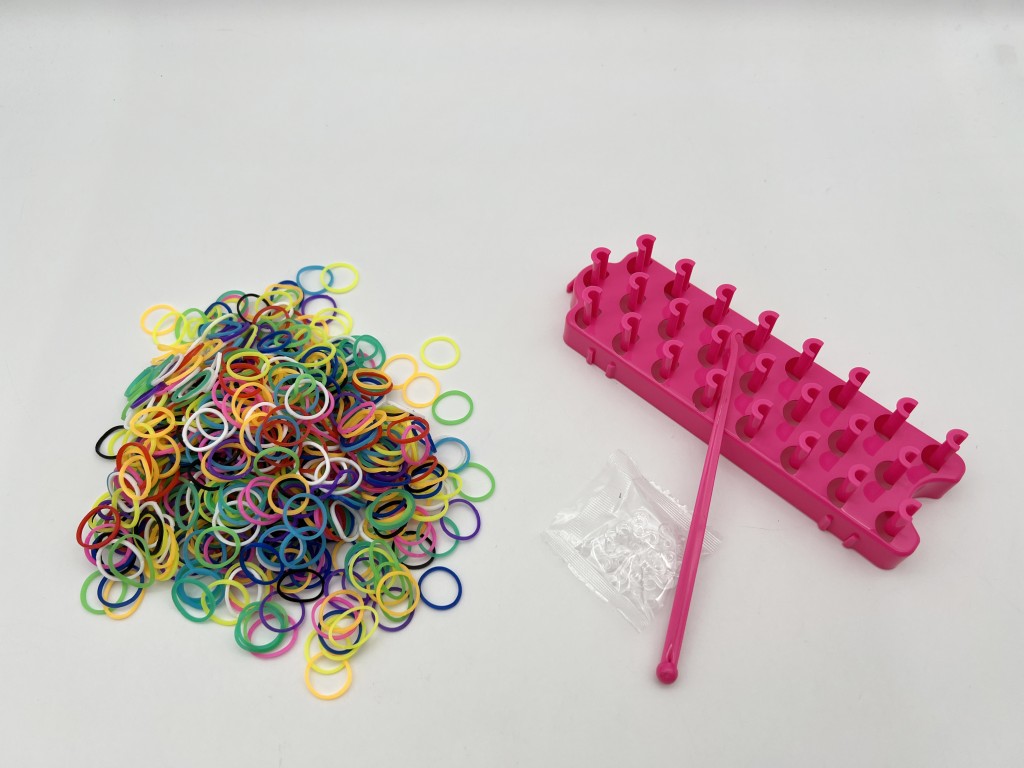 Kreativní sada na výrobu náramků Loom Band 600 ks