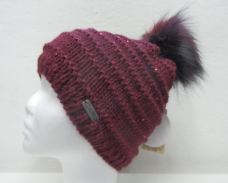 Dámská čepice CAPU s chlupatou bambulí vínová