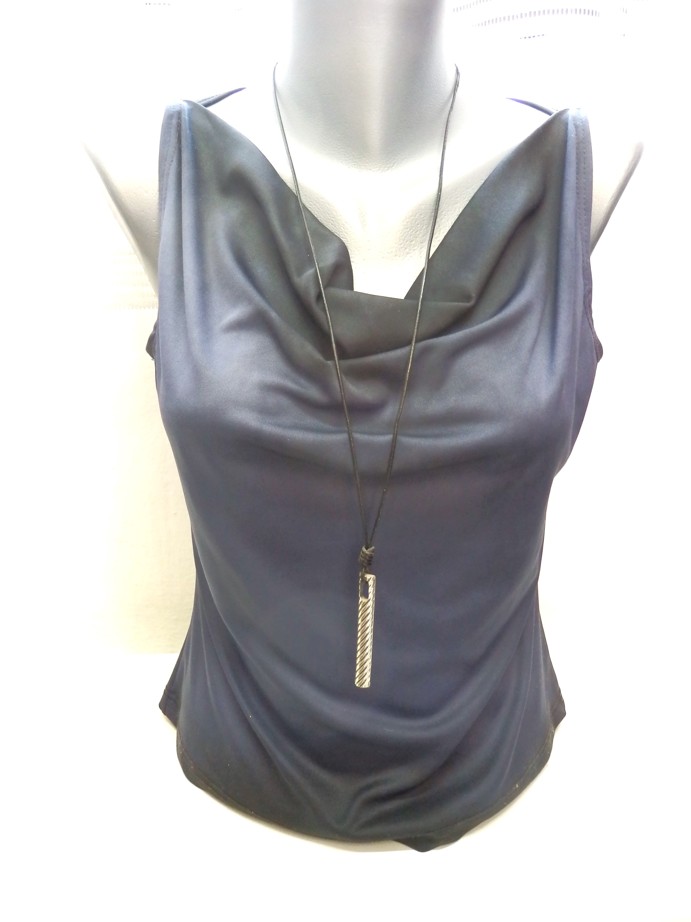 Dlouhý náhrdelník s přívěskem