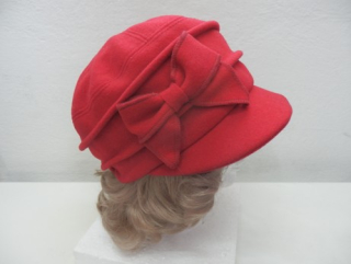 Zimní elegantní kšiltovka červená