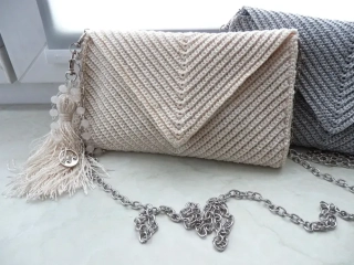 Společenská kabelka háčkovaná bílá z kolekce "GALA"